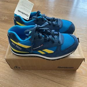 Reebok GL2620 Youth Running Shoes Size 1.5 New with Box